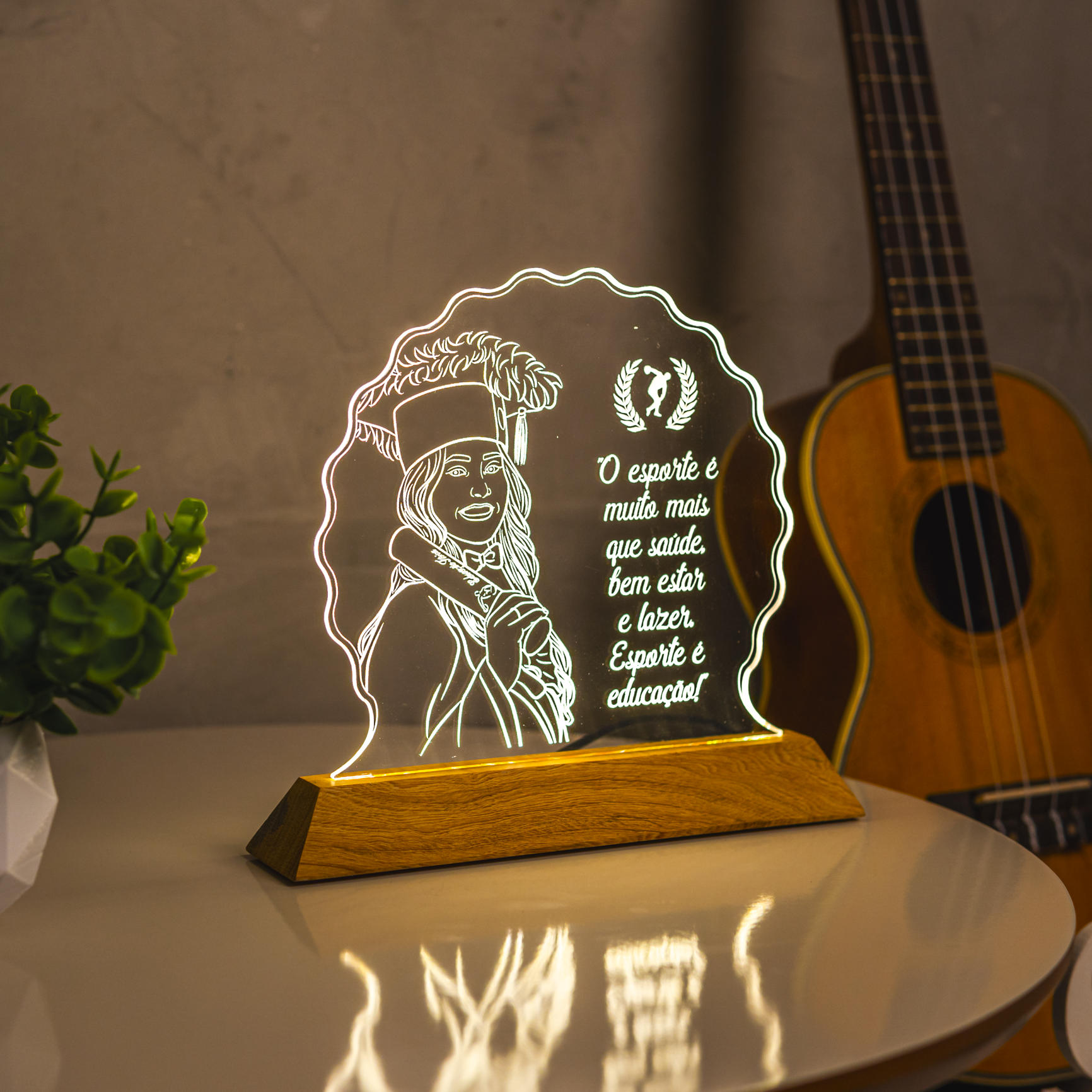 Luminária Formatura - Personalizada com Foto, Logo do Curso, Frase e Música