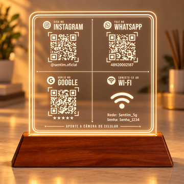 Placa de acrílico quadrada com LED e base de madeira, com três QR Codes (Instagram, WhatsApp, Google) e símbolo de Wi-Fi com rede e senha